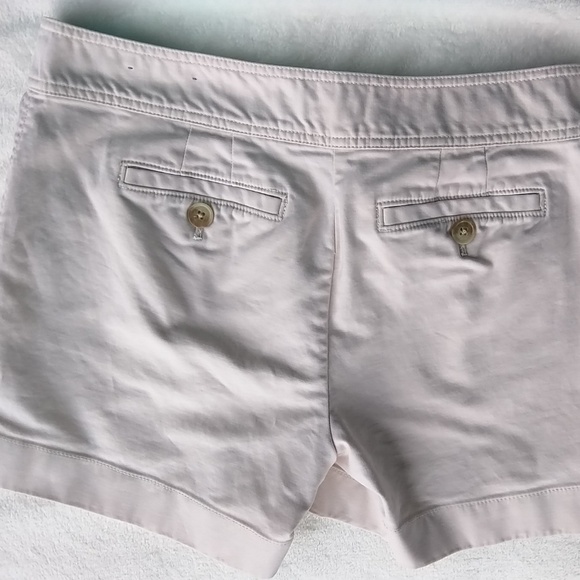 Ann Taylor Womans Signature Beige Shorts Size 6 - Picture 3 of 5
